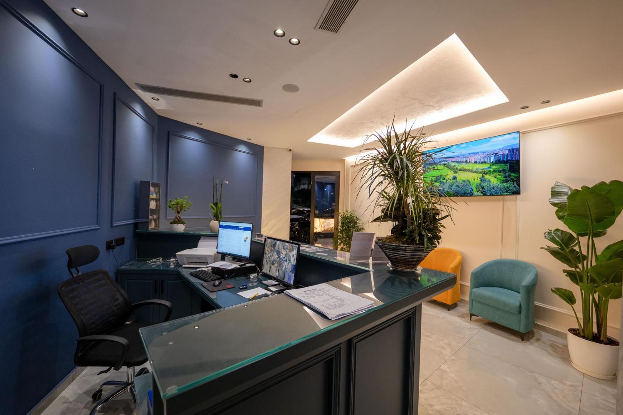 Hotel Dior กรูเยอ ภายนอก รูปภาพ