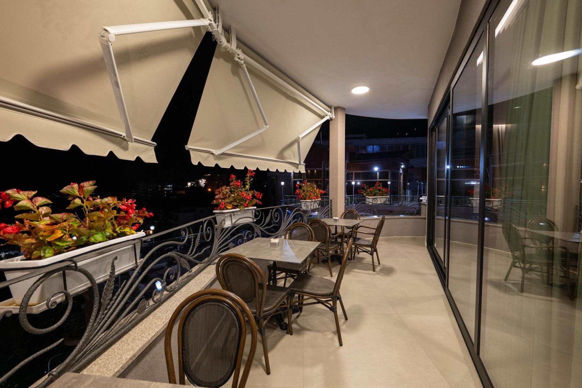 Hotel Dior กรูเยอ ภายนอก รูปภาพ
