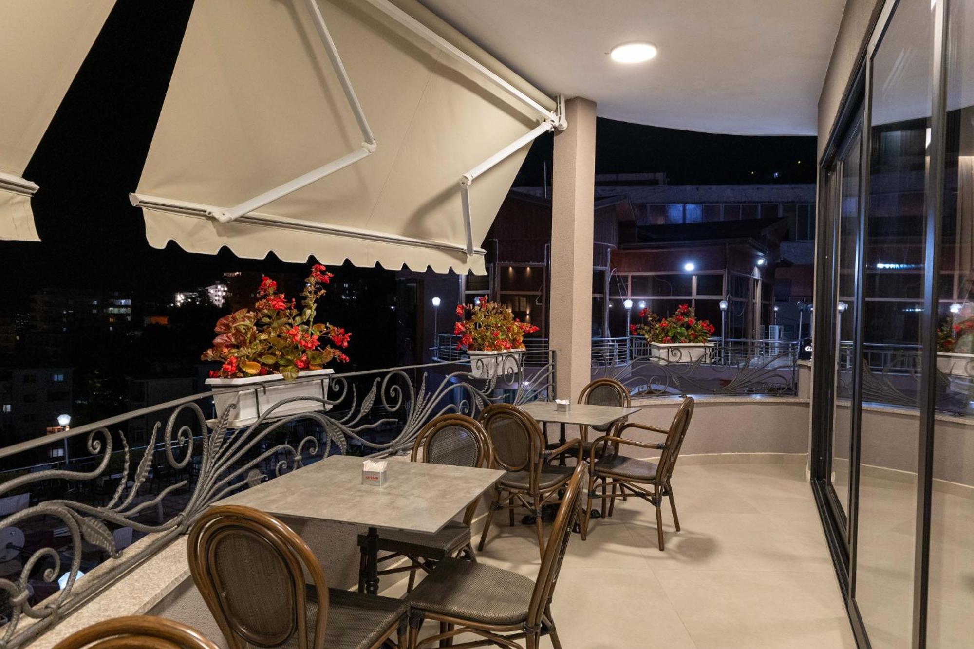 Hotel Dior กรูเยอ ภายนอก รูปภาพ