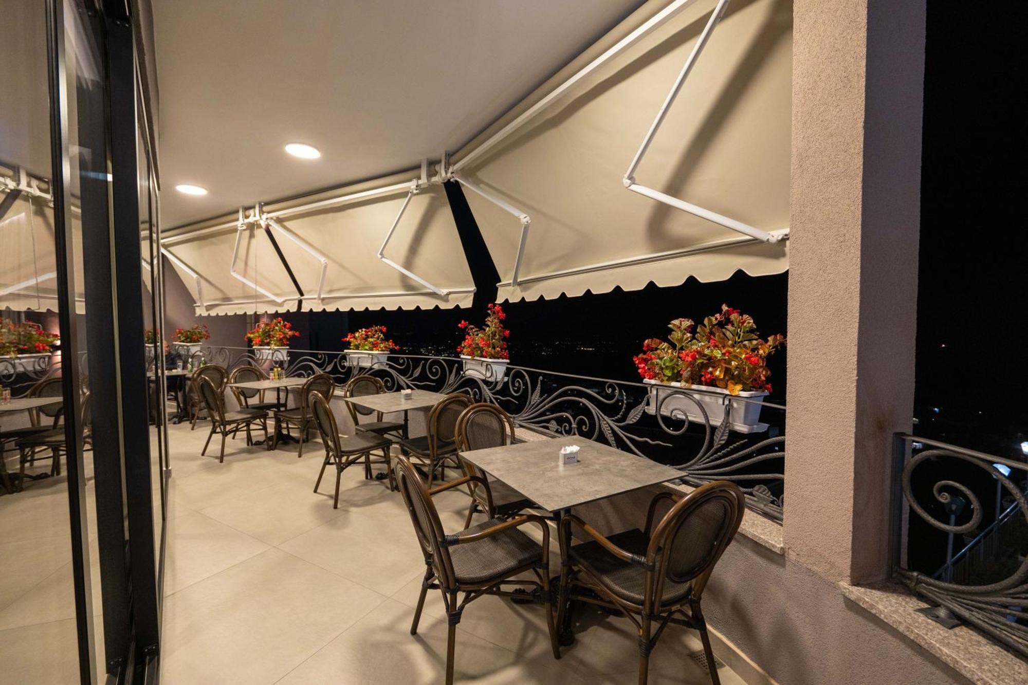 Hotel Dior กรูเยอ ภายนอก รูปภาพ