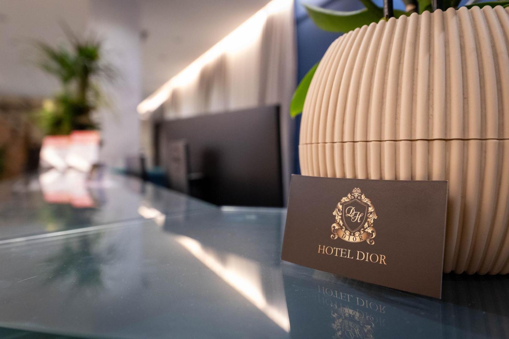 Hotel Dior กรูเยอ ภายนอก รูปภาพ
