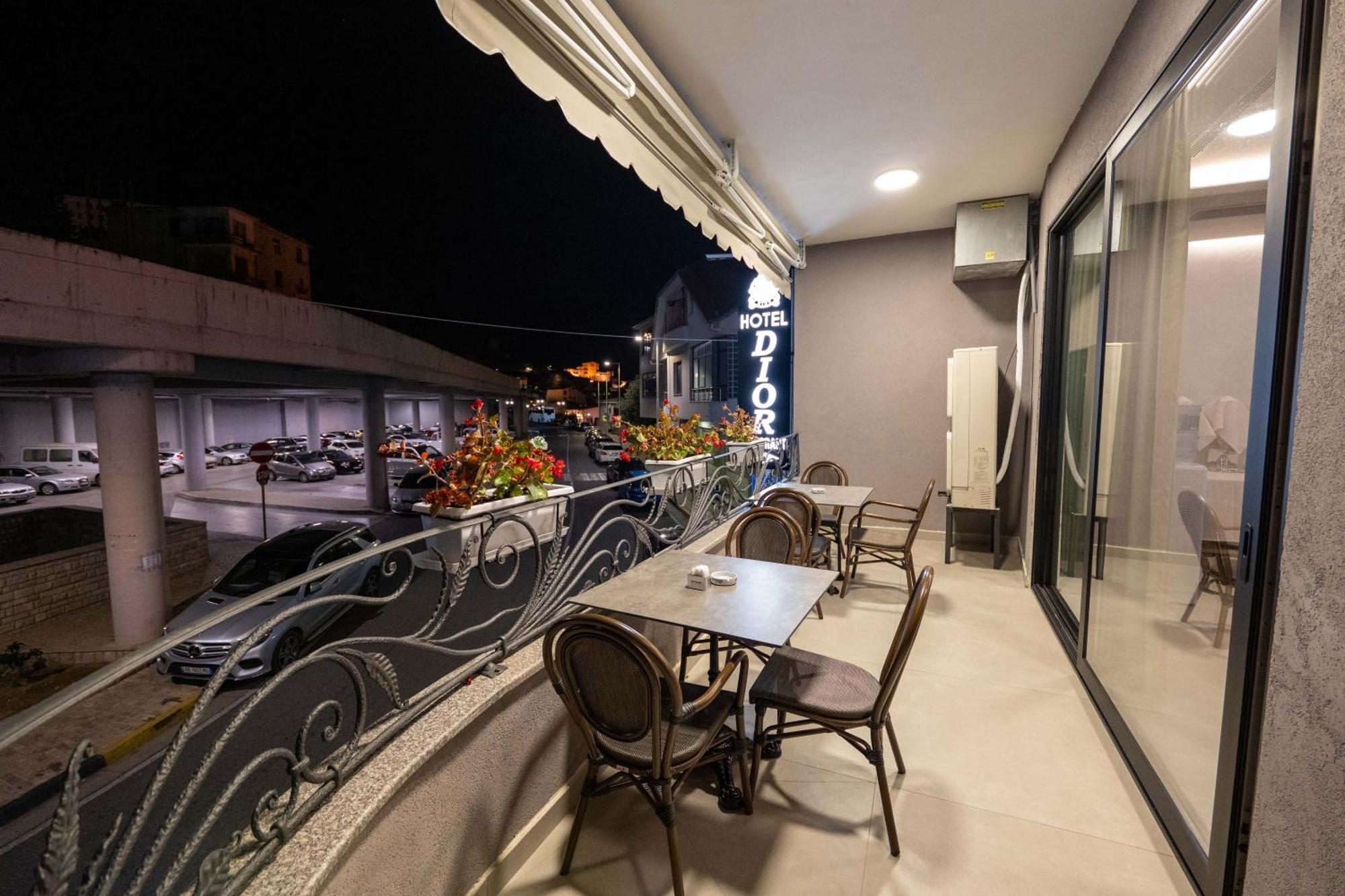 Hotel Dior กรูเยอ ภายนอก รูปภาพ
