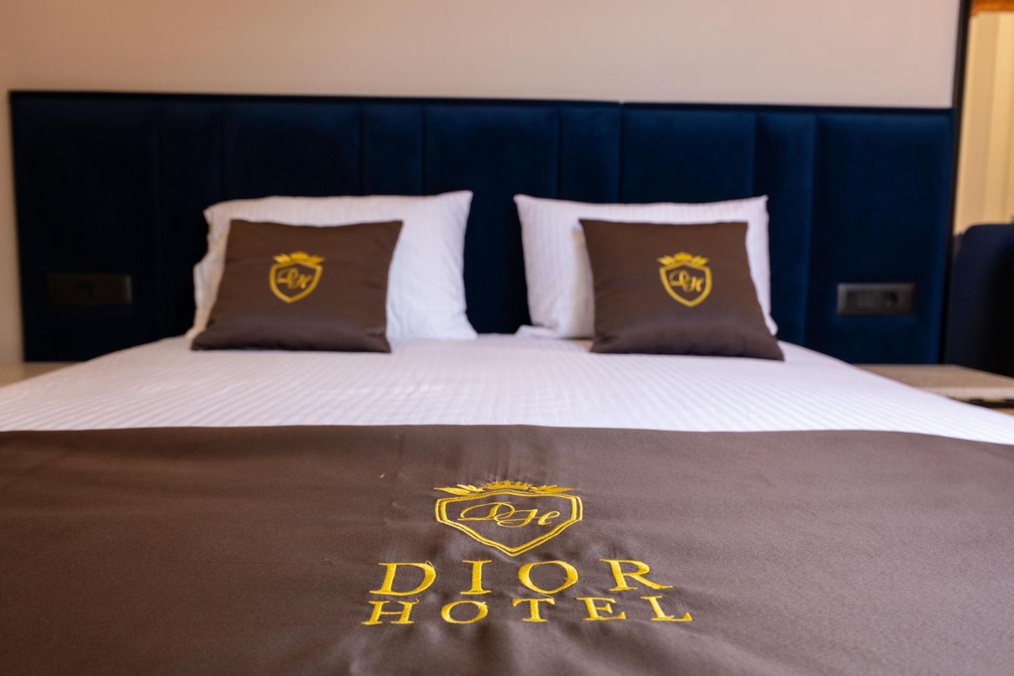 Hotel Dior กรูเยอ ภายนอก รูปภาพ