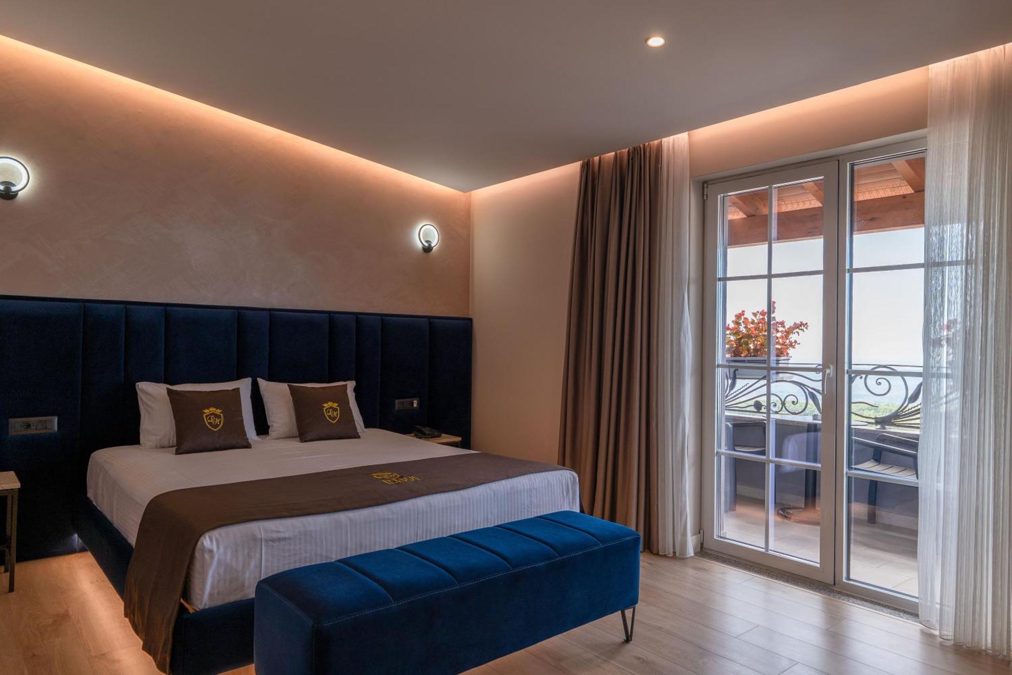 Hotel Dior กรูเยอ ภายนอก รูปภาพ