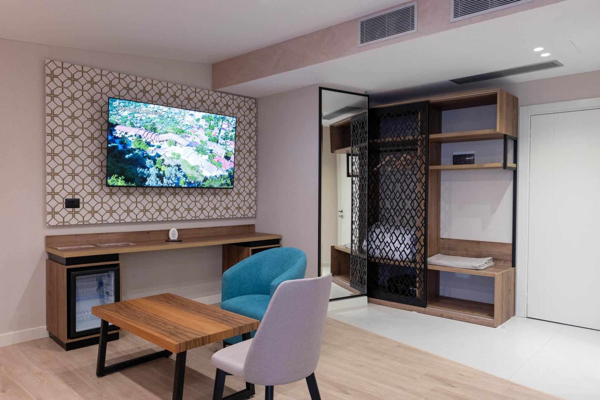 Hotel Dior กรูเยอ ภายนอก รูปภาพ