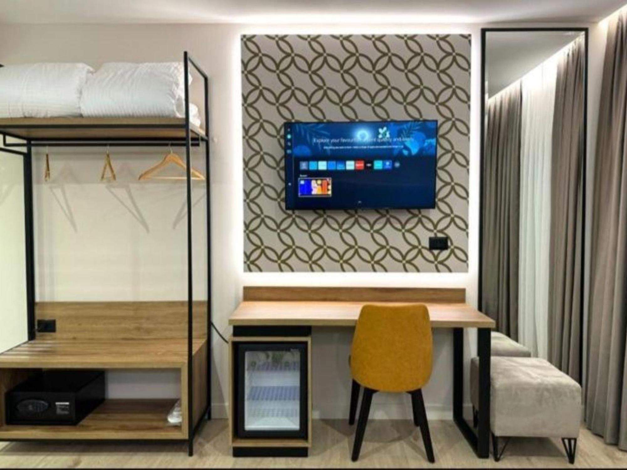 Hotel Dior กรูเยอ ภายนอก รูปภาพ